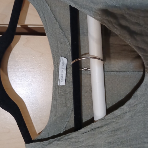 Sage green linen top. - Picture 2 of 5